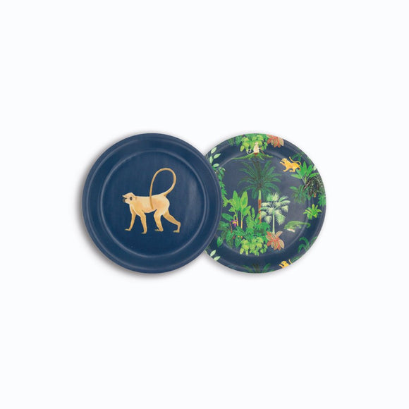 Croco Wild round coaster tray with jungle illustrations of monkeys and lush greenery – premium birch wood, 11 cm diameter.