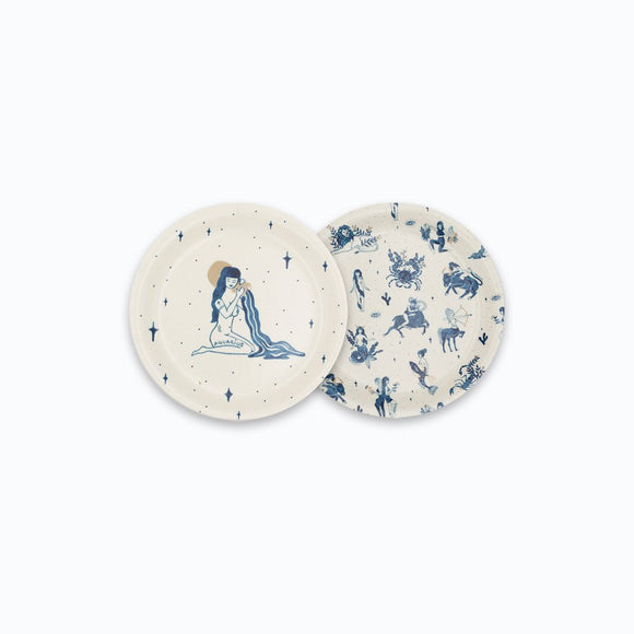 Aquarius round coaster tray with zodiac design in blue, featuring Aquarius water-bearer symbol and celestial motifs – birch wood, 11 cm diameter.